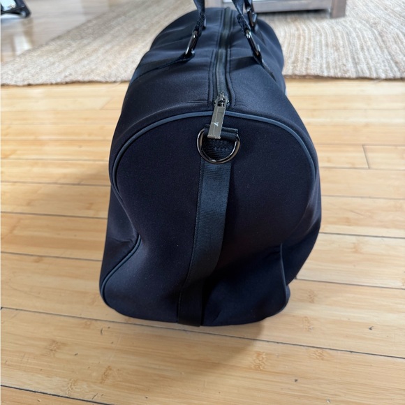 ALO Yoga Midnight Black Duffel Bag - Picture 5 of 7